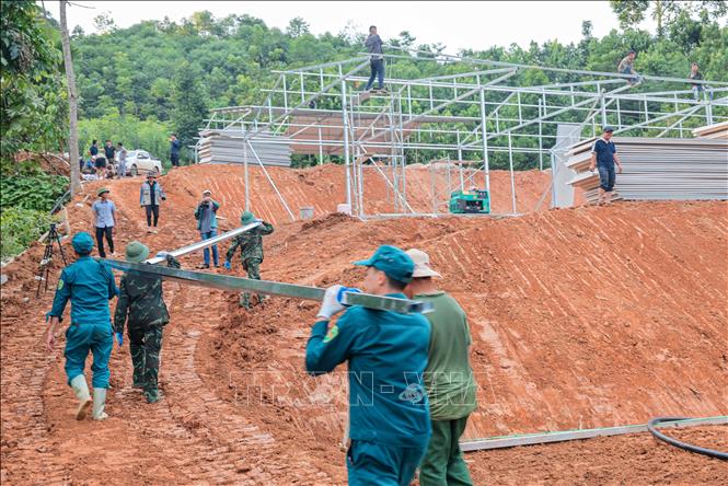 Hoàn thành 25 căn nhà tạm cho người dân Làng Nủ vào ngày 21/9