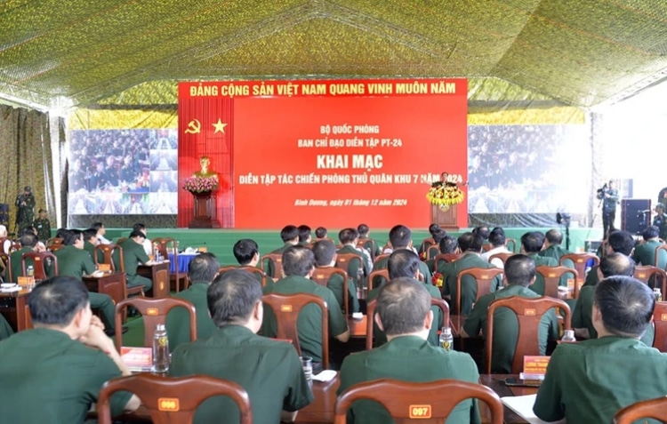 Cấp Bằng “Tổ quốc ghi công” cho 12 liệt sĩ Quân khu 7