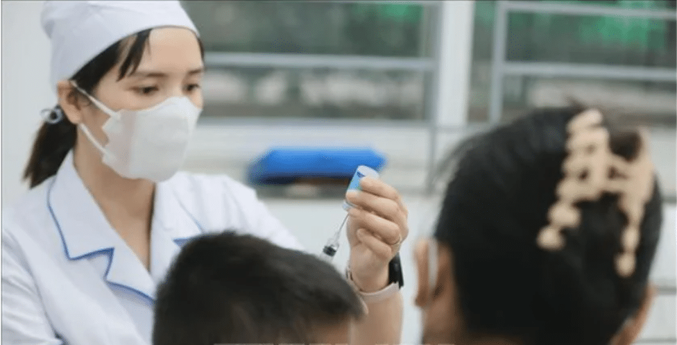Hà Nội: Tiếp tục triển khai tiêm vaccine cho trẻ khi ngày càng ghi nhận thêm nhiều ca mắc sởi