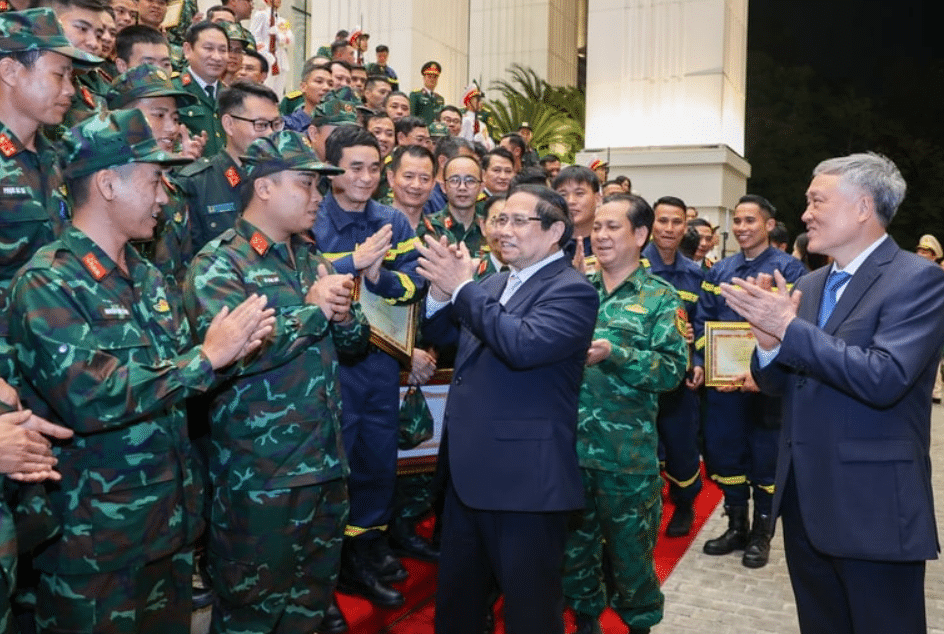 Lễ tuyên dương Đoàn công tác quân đội và công an tham gia hỗ trợ khắc phục hậu quả động đất tại Myanmar