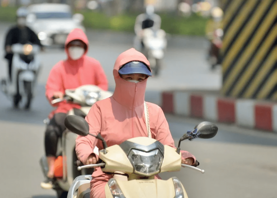 Dự báo thời tiết ngày 10/4: Miền Đông Nam Bộ tiếp tục nắng nóng, có nơi trên 36 độ C