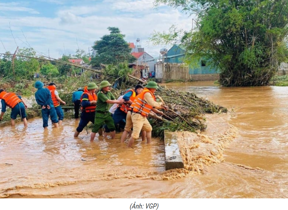 Thủ tướng yêu cầu tập trung ứng phó nguy cơ mưa lớn, sạt lở đất và lũ quét