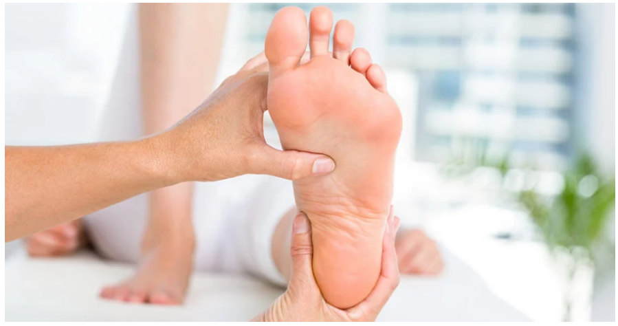 Lý do bác sĩ kiểm tra bàn chân khi đánh giá sức khỏe tim mạch