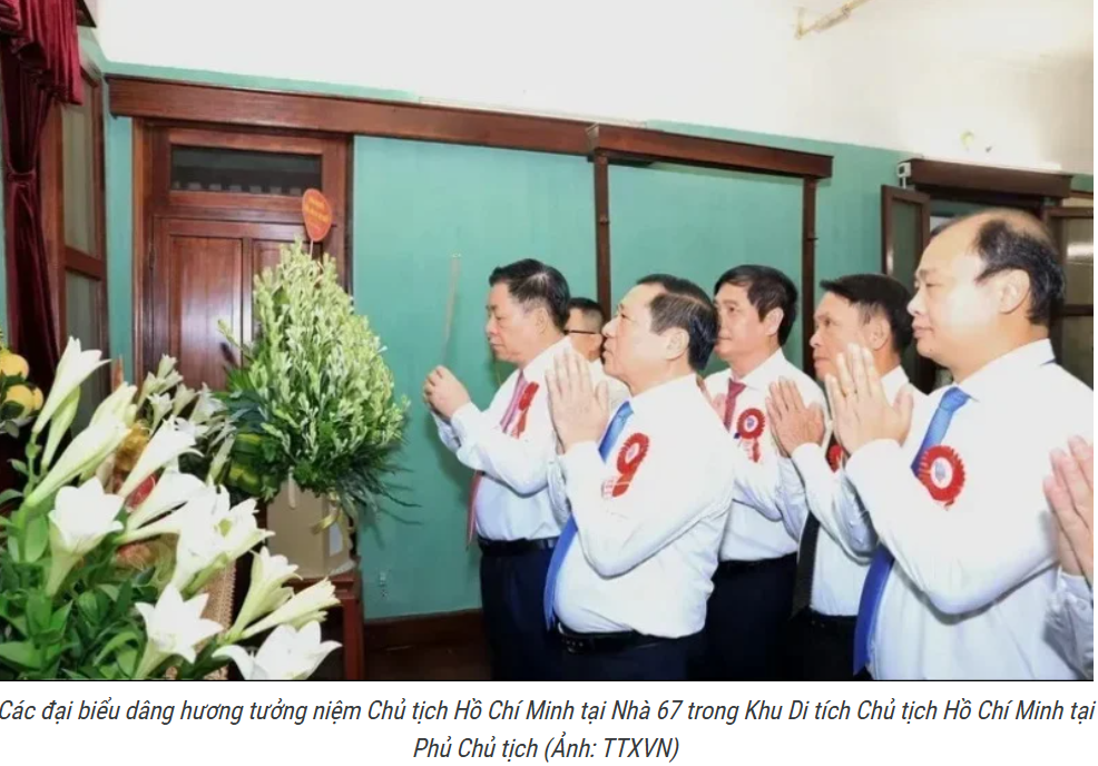 Lễ báo công dâng Bác nhân kỷ niệm 100 năm Ngày Báo chí Cách mạng Việt Nam