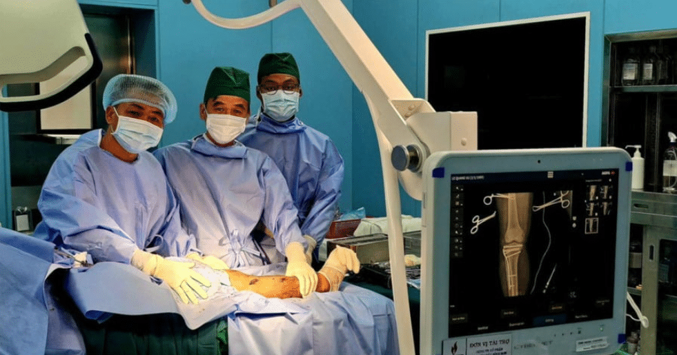 Thêm trường hợp phẫu thuật thành công cho bệnh nhân bị gãy xương chày tại Côn Đảo
