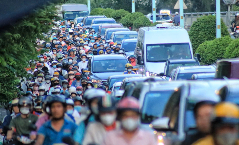 Đề nghị tăng hỗ trợ tiền mặt cho người dân khi chuyển đổi xe máy xăng sang xe điện
