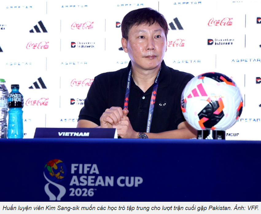 Huấn luyện viên Kim Sang-sik: “Tôi tiếc nuối vì Việt Nam không thể ghi bàn vào lưới Thái Lan”